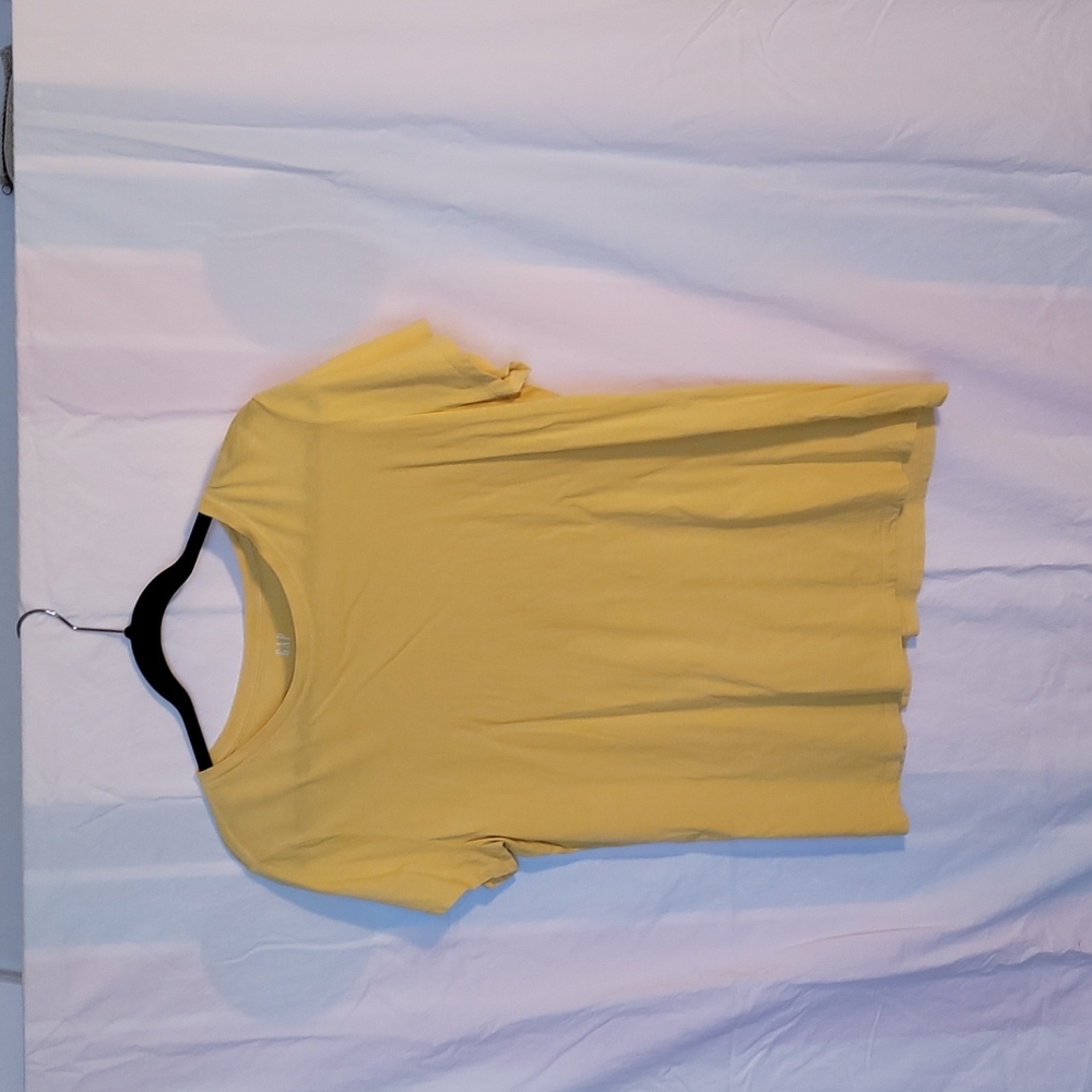 Mustard yellow gap t shirt